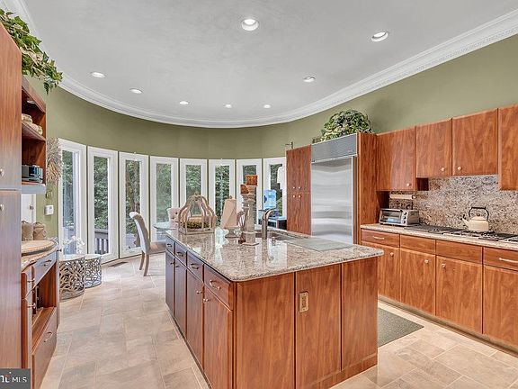 3rd image of 1575 Beaver Hollow Dr