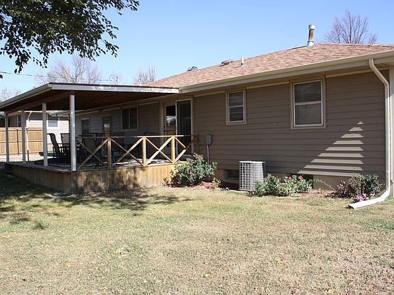 3rd image of 210 S Desoto Ave