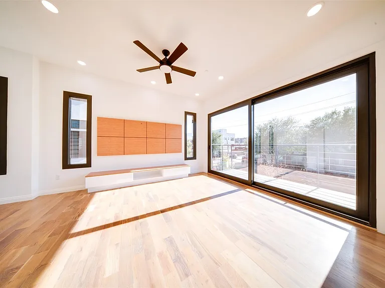 1920 Caddo St #204A — Photo 9