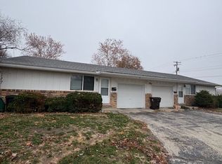 2516 W Newman Pkwy #A, Peoria, IL 61604
