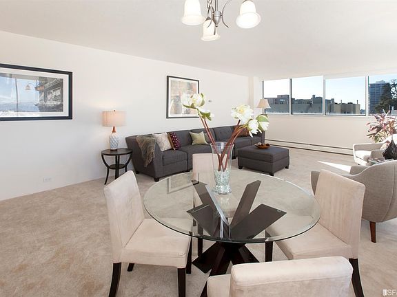 3rd image of 1835 Franklin St APT 1203