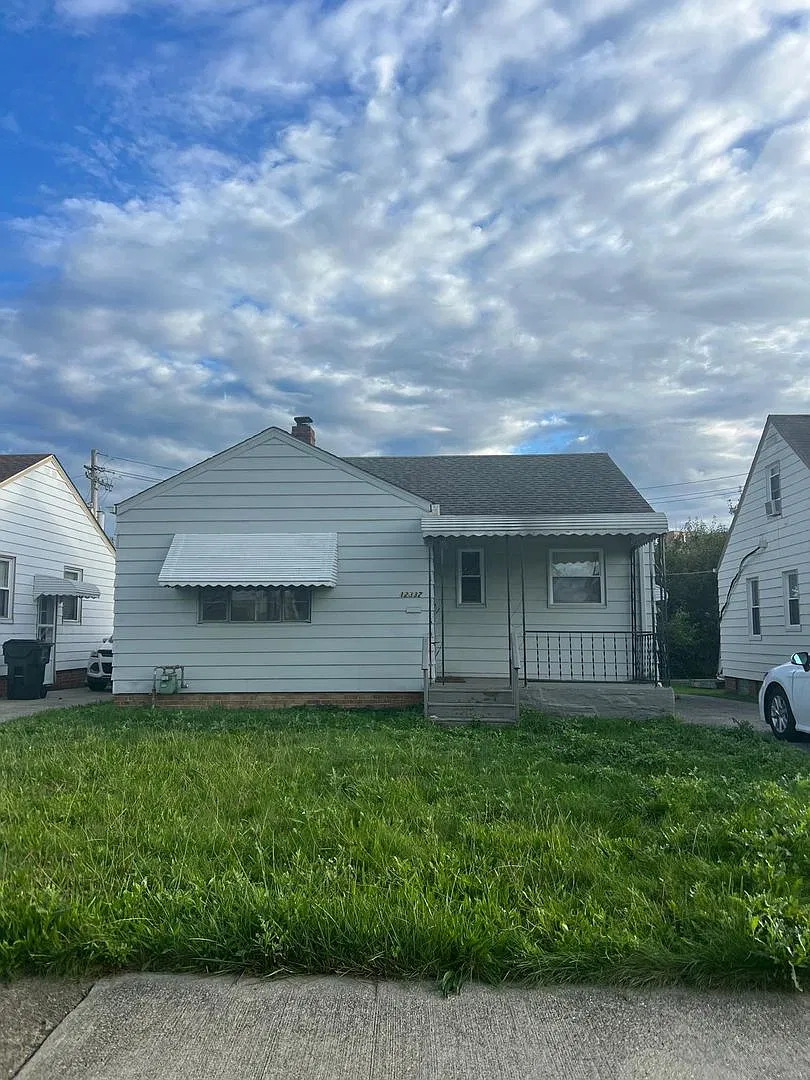 Charming 2-Bedroom Single-Family Home in Garfield Heights! — Photo 1