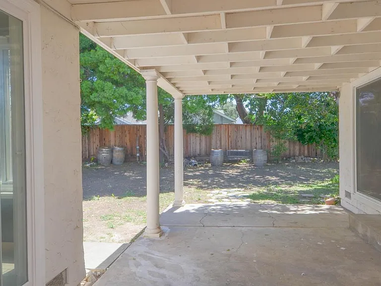 1321 Astoria Dr — Photo 22