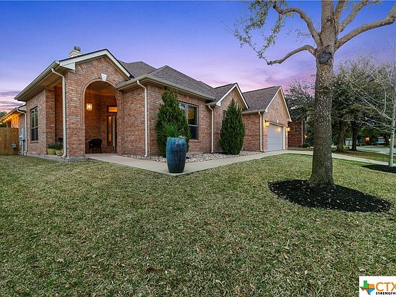 2nd image of 3124 Goldenoak Cir