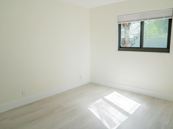 5th image of 615 NE 26th St APT 8