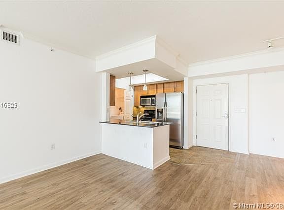 2nd image of 2000 N Bayshore Dr APT 504