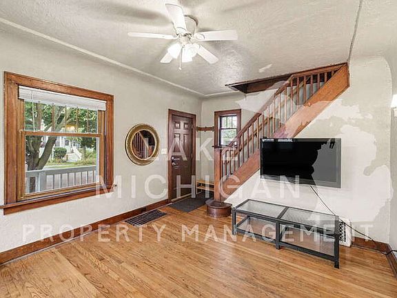 3rd image of 212 N 3rd St