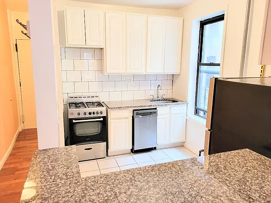 Rented by Virtual Real Estate | media 2