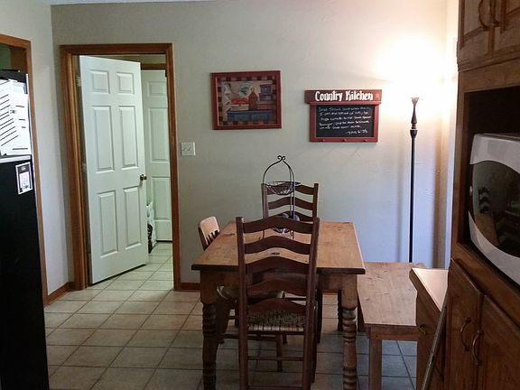 5th image of 17 Hickory Oak Ln
