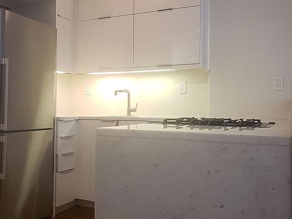 4th image of 200 E 30th St APT 8A