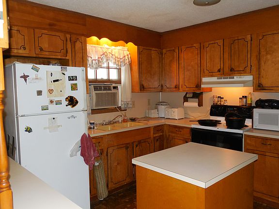 5th image of 102 Hemingway Ln