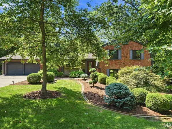 1926 Grassy Ridge Rd, Saint Louis, MO 63122
