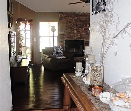 3rd image of 734 Moffat Ln