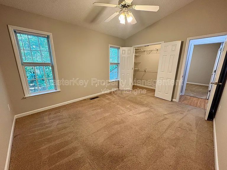 317 Cross Hill Ln — Photo 10