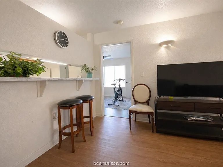 515 Southwest Pkwy #103 — Photo 2