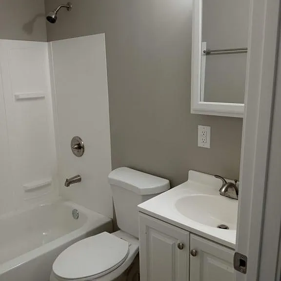 1750 N Green St #21 — Photo 16
