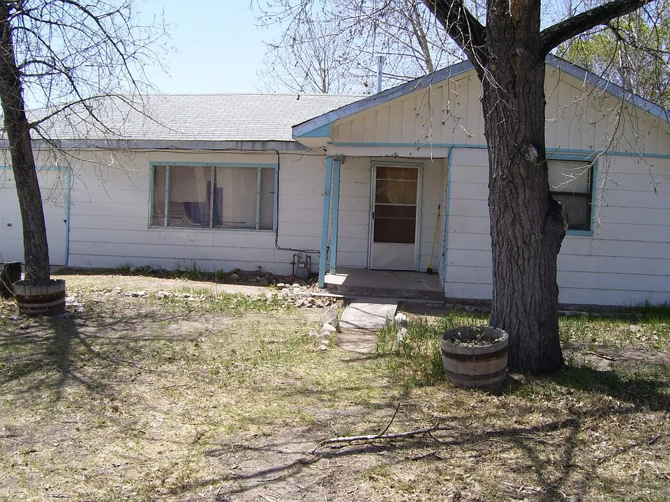 2128 Oliver Ave