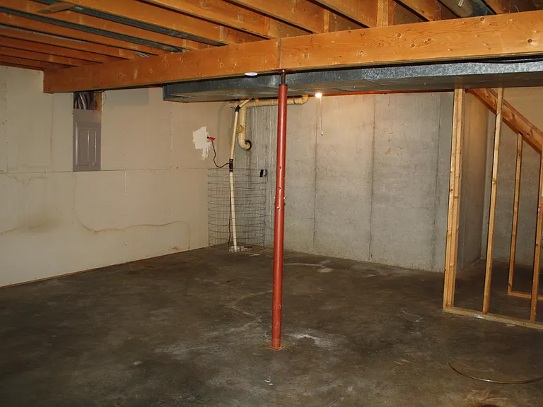 1505 Casey Ct — Photo 9
