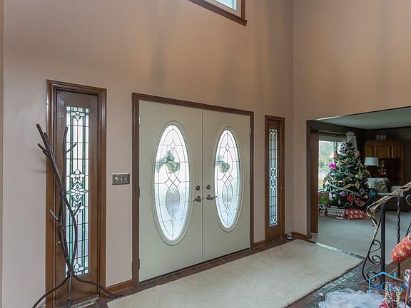 4th image of 805 Oak Knoll Dr