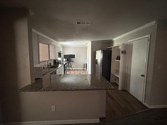 4th image of 2808 Buena Vista Dr