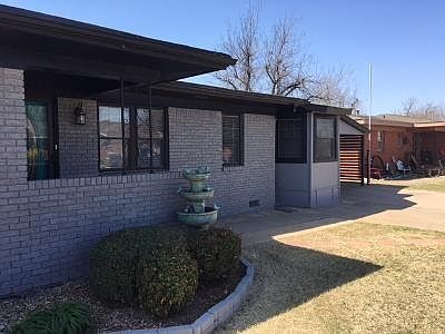 1st image of 2112 Lee Dr #5804826700