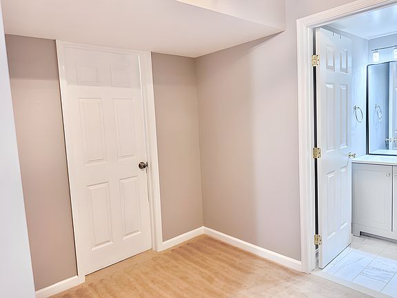 lockable door to room