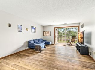 1215 Ferndale St N #A12, Maplewood, MN 55119