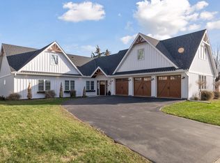 46 Point Dr, Waconia, MN 55387