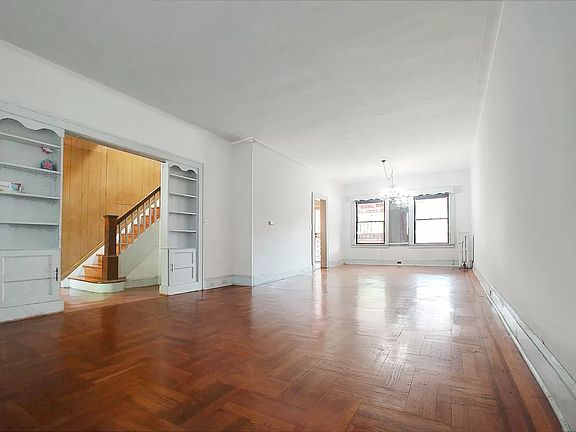 3rd image of 6816 Dartmouth St