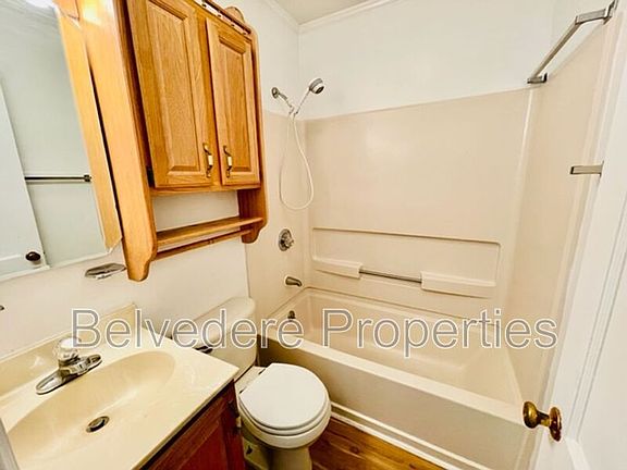 3rd image of 2718 Robin Hood Dr