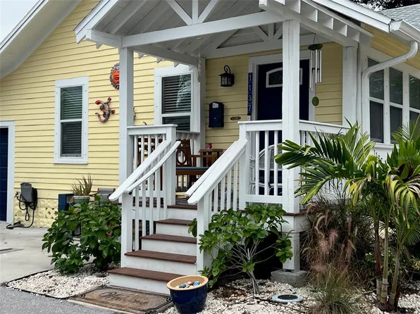 1137 Highland St S, Saint Petersburg, FL 33701