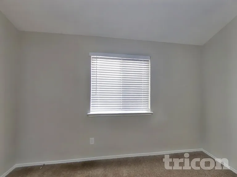 1915 Pin Oak Ln — Photo 10