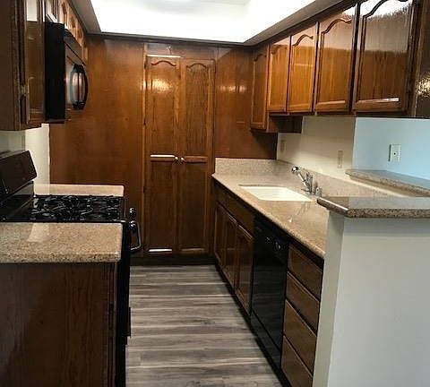 3rd image of 245 W Tujunga Ave APT 216