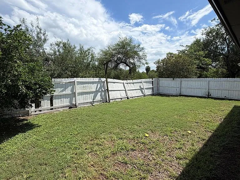 1130 Silverado Cir — Photo 9