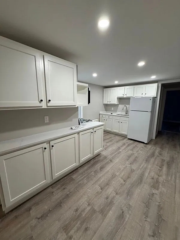2 bed, 2.5 bath, 949 sqft, $2,500 — Photo 2