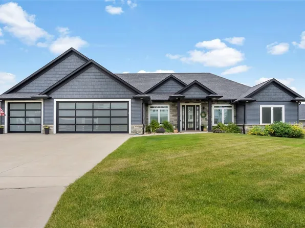 3005 Forrest Meadow Ln, Hiawatha, IA 52233