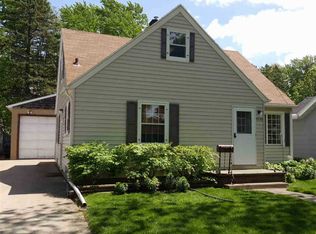 1918 N Erb St, Appleton, WI 54911