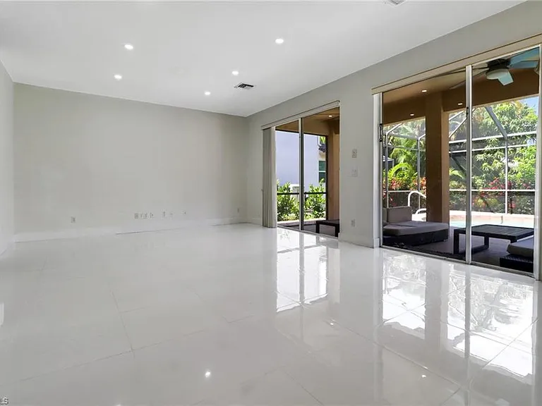 8271 Laurel Lakes Way — Photo 14