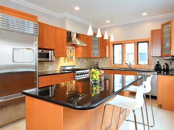 2nd image of 1005-07 N Orianna St