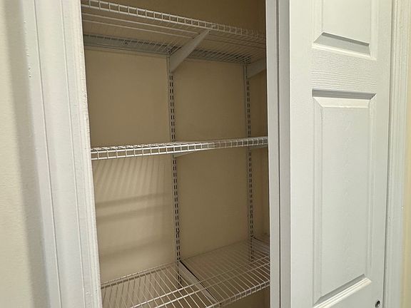 4th image of 132 Milligan Pl APT B4