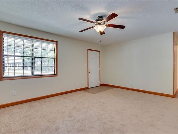 5th image of 547 Palm Dr S