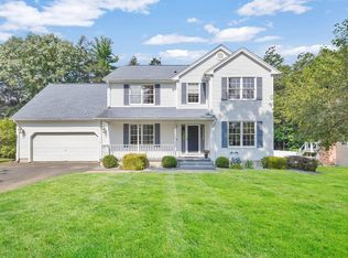 31 Woodland Rdg, Southwick, MA 01077