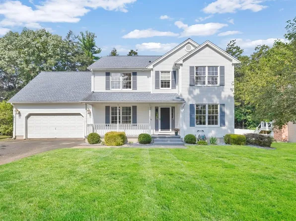 31 Woodland Rdg, Southwick, MA 01077