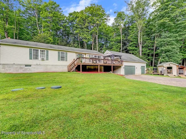 756 Lehigh Rd, Gouldsboro, PA 18424