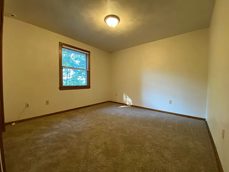 111 Edgewater Vlg #6 — Photo 8
