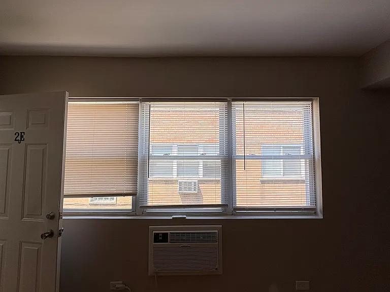 1848 S Fairfield Ave #2E — Photo 5