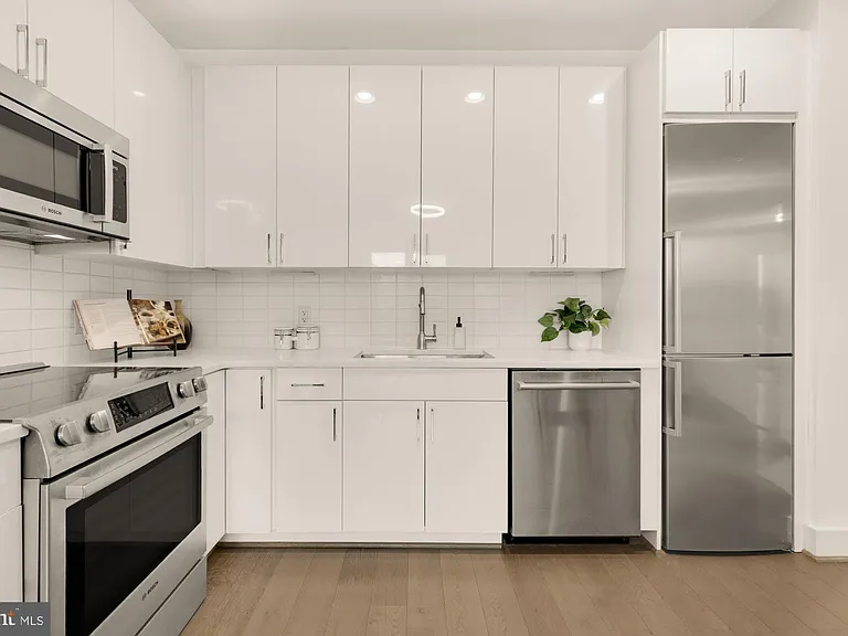 1500 Pennsylvania Ave SE #305 — Photo 11