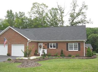 316 Oleander Dr, Eden, NC 27288
