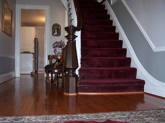 4th image of 146 Brown St