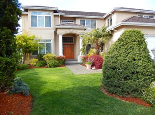 25 Mount Rainier Loop E, Bonney Lake, WA 98391